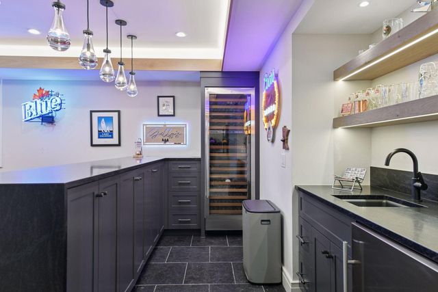 715 Rice Street E, Wayzata, MN 55391