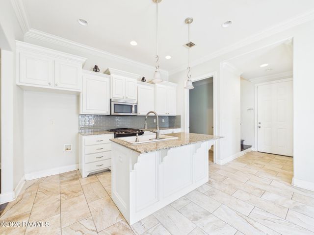 107 Autumn Brook Drive, Broussard, LA 70518