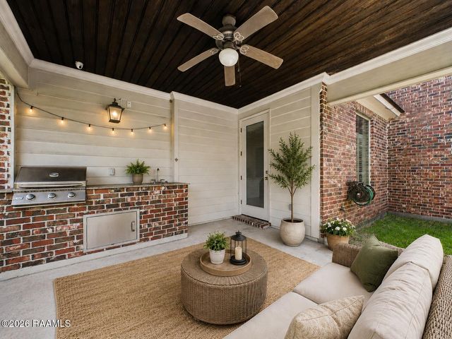 107 Autumn Brook Drive, Broussard, LA 70518