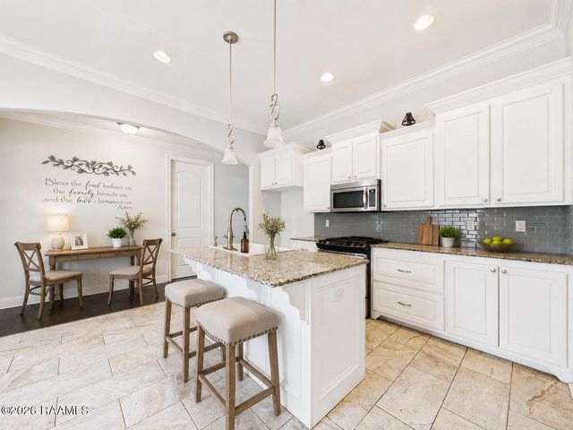 107 Autumn Brook Drive, Broussard, LA 70518