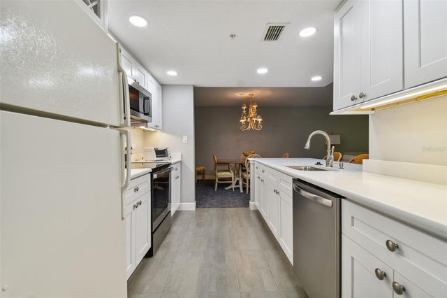 36750 US HIGHWAY 19 N 04239, Palm Harbor, FL 34684