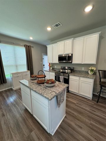 710 Crystal River Road, Conroe, TX 77316