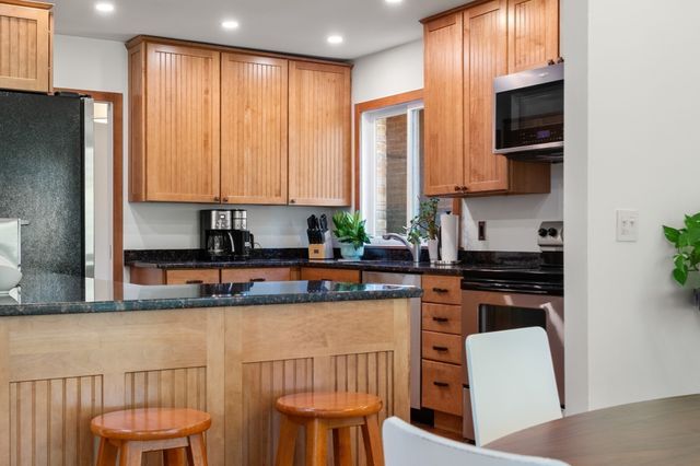 241 Perkins St H-402, Boston, MA 02130