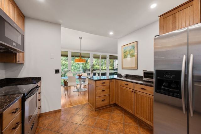 241 Perkins St H-402, Boston, MA 02130