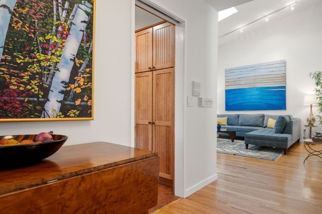 241 Perkins St H-402, Boston, MA 02130