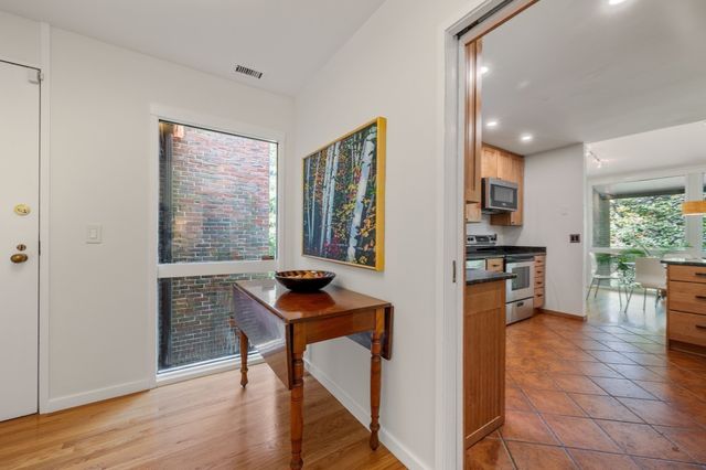 241 Perkins St H-402, Boston, MA 02130