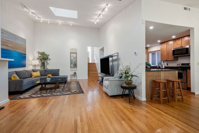 241 Perkins St H-402, Boston, MA 02130