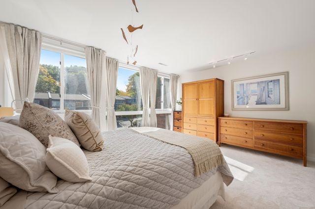 241 Perkins St H-402, Boston, MA 02130
