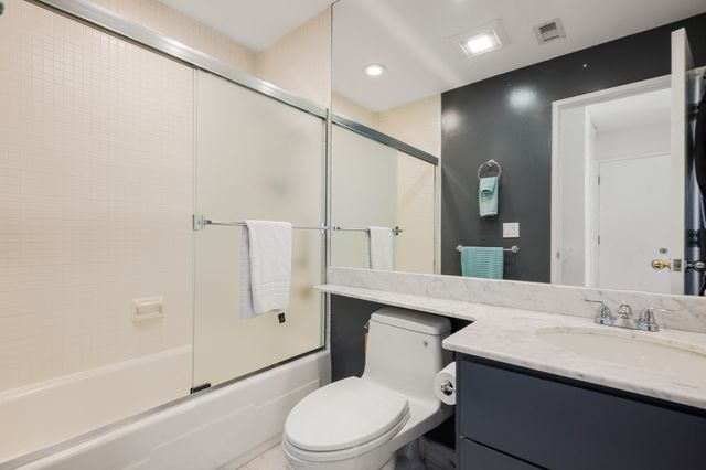 241 Perkins St H-402, Boston, MA 02130