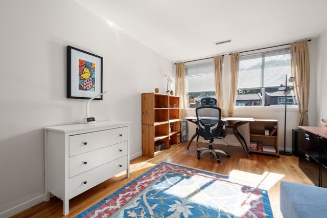 241 Perkins St H-402, Boston, MA 02130