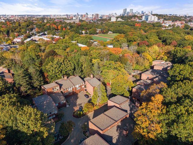 241 Perkins St H-402, Boston, MA 02130