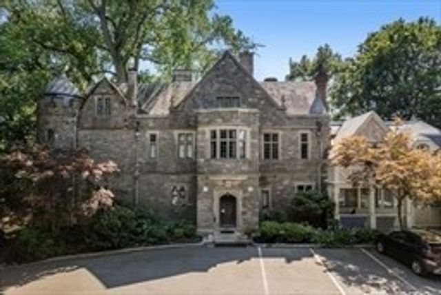 241 Perkins St H-402, Boston, MA 02130