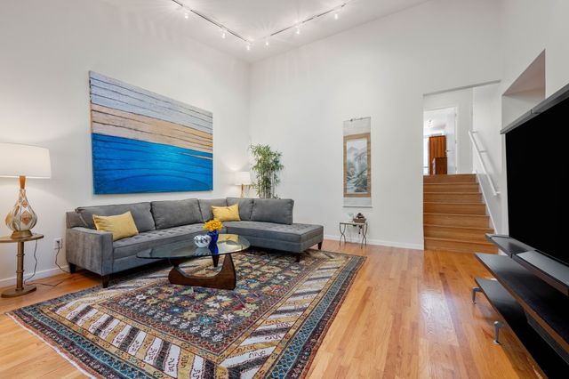 241 Perkins St H-402, Boston, MA 02130
