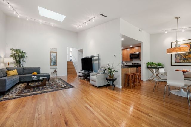 241 Perkins St H-402, Boston, MA 02130
