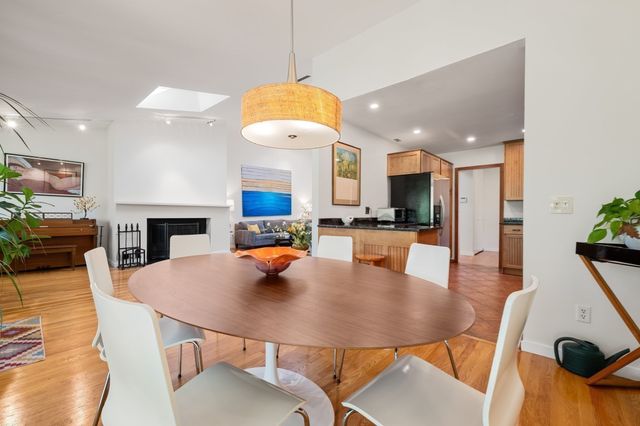 241 Perkins St H-402, Boston, MA 02130