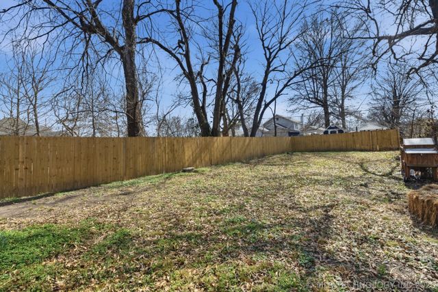 108 E 5th Street, Skiatook, OK 74070