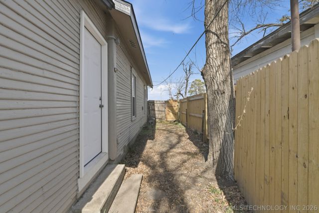 108 E 5th Street, Skiatook, OK 74070