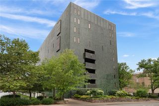 540 N Neville Street 705, Oakland, PA 15213