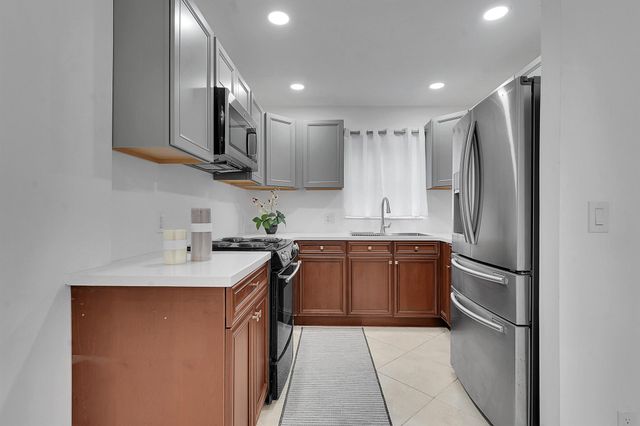 5043 Cresthaven Boulevard F, West Palm Beach, FL 33415