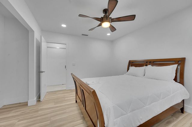 5043 Cresthaven Boulevard F, West Palm Beach, FL 33415