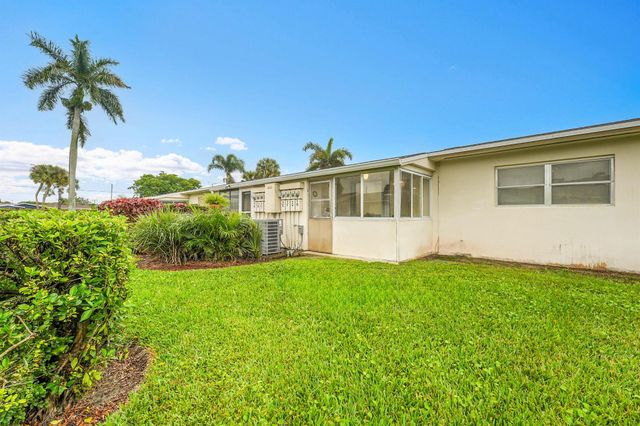 5043 Cresthaven Boulevard F, West Palm Beach, FL 33415