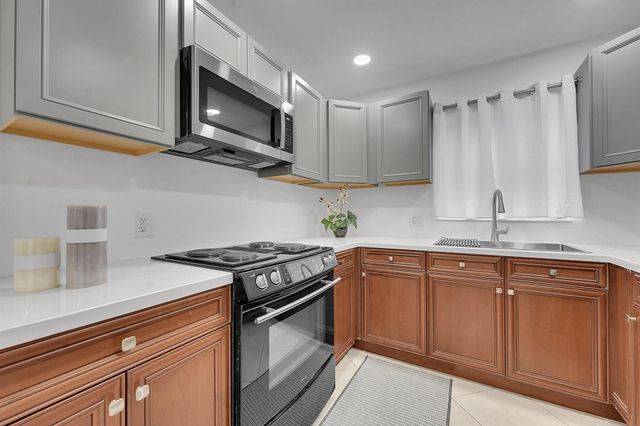 5043 Cresthaven Boulevard F, West Palm Beach, FL 33415