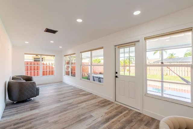 1860 Primrose Lane, Wellington, FL 33414