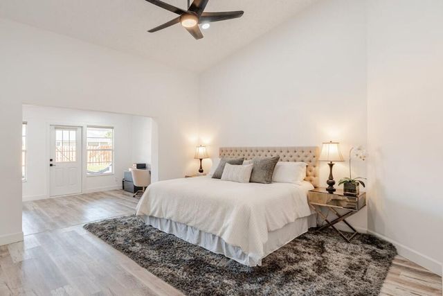 1860 Primrose Lane, Wellington, FL 33414