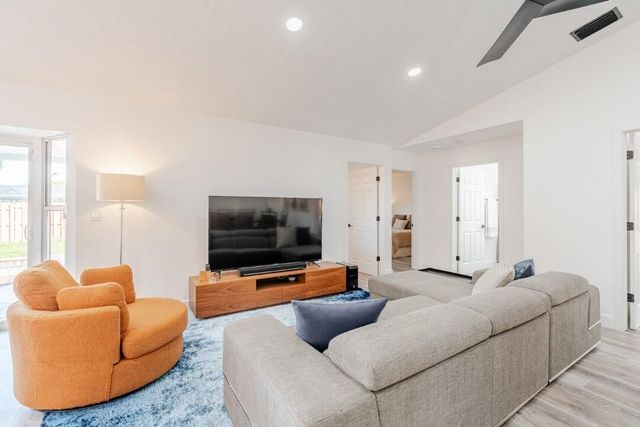 1860 Primrose Lane, Wellington, FL 33414