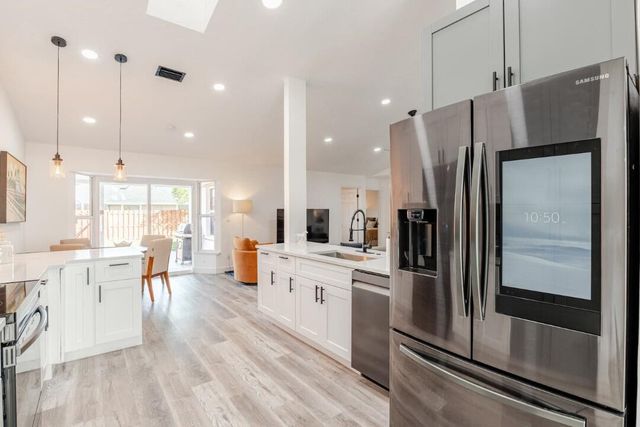 1860 Primrose Lane, Wellington, FL 33414