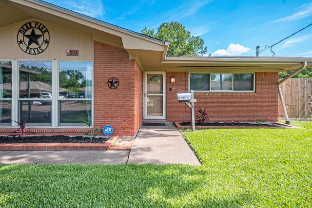 201 E 5th Street, Deer Park, TX 77536
