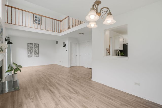 250 Wellington Circle, Gurnee, IL 60031