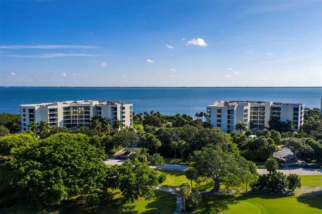 2020 HARBOURSIDE DRIVE 417, Longboat Key, FL 34228