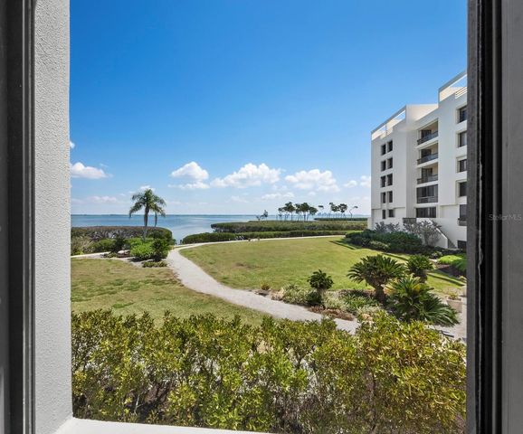 2020 HARBOURSIDE DRIVE 417, Longboat Key, FL 34228