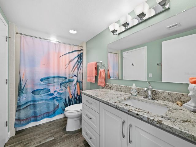2020 HARBOURSIDE DRIVE 417, Longboat Key, FL 34228