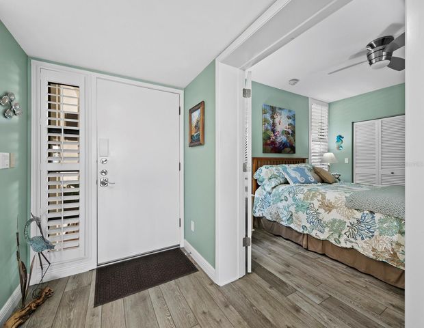 2020 HARBOURSIDE DRIVE 417, Longboat Key, FL 34228