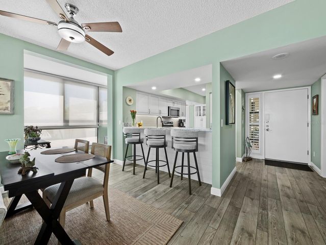 2020 HARBOURSIDE DRIVE 417, Longboat Key, FL 34228