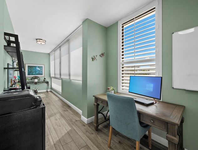 2020 HARBOURSIDE DRIVE 417, Longboat Key, FL 34228