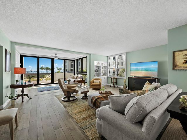 2020 HARBOURSIDE DRIVE 417, Longboat Key, FL 34228