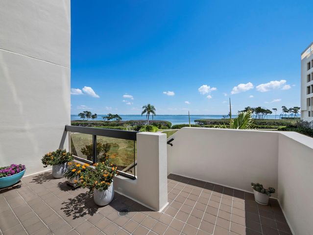 2020 HARBOURSIDE DRIVE 417, Longboat Key, FL 34228