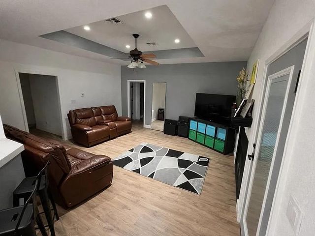 1032 Private Road 7039, Lexington, TX 78947