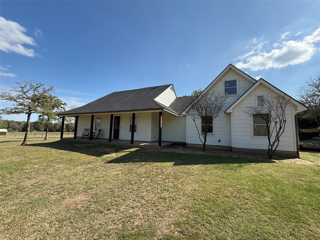 1032 Private Road 7039, Lexington, TX 78947