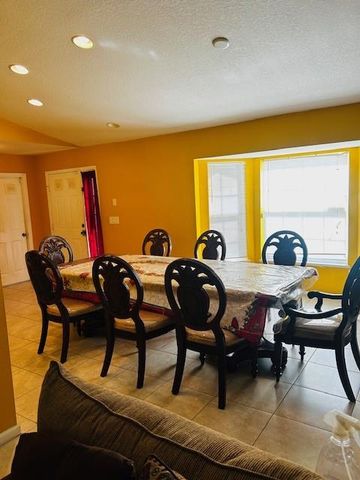 6507 NW Chugwater Cir, Port St Lucie, FL 34983
