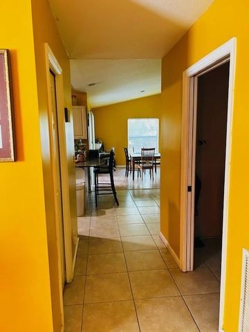 6507 NW Chugwater Cir, Port St Lucie, FL 34983