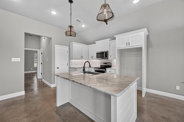214 Rees Avenue, Godley, TX 76044