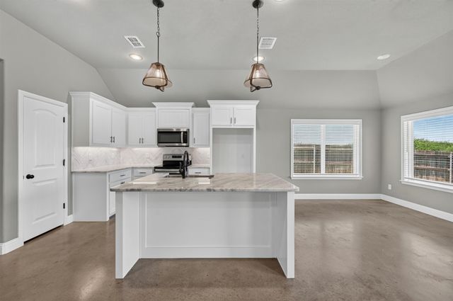 214 Rees Avenue, Godley, TX 76044