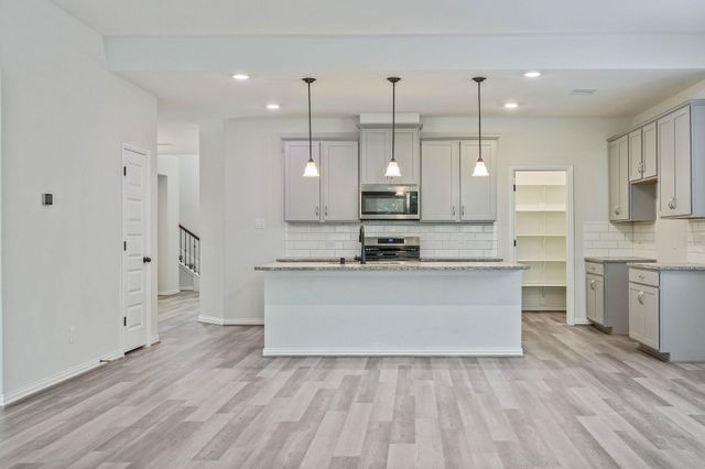 143 Scarlet Maple Court, Conroe, TX 77318