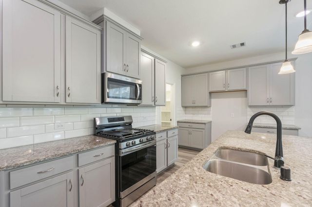 143 Scarlet Maple Court, Conroe, TX 77318