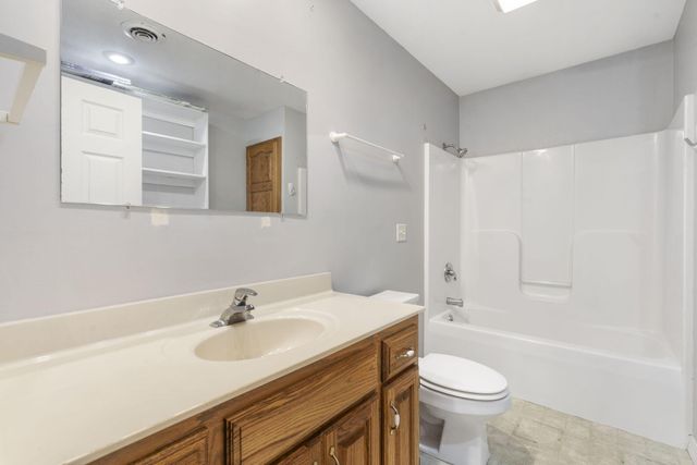 307 N Rechow Avenue, Bolivar, MO 65613