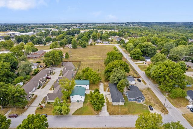 307 N Rechow Avenue, Bolivar, MO 65613